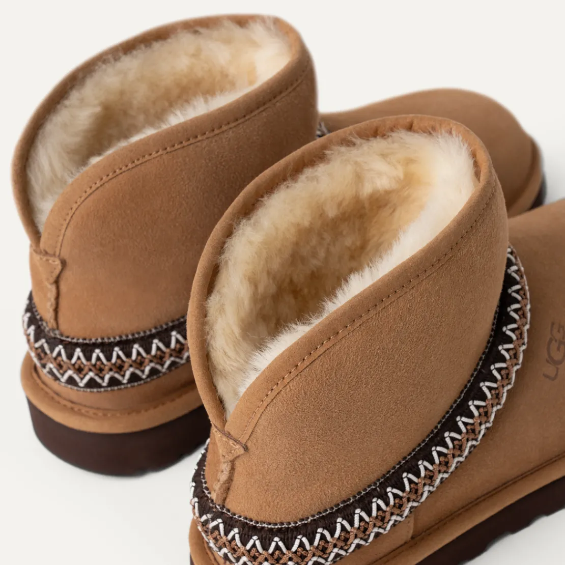Bottes Classic>UGG Femme Botte Classic Mini Crescent chestnut