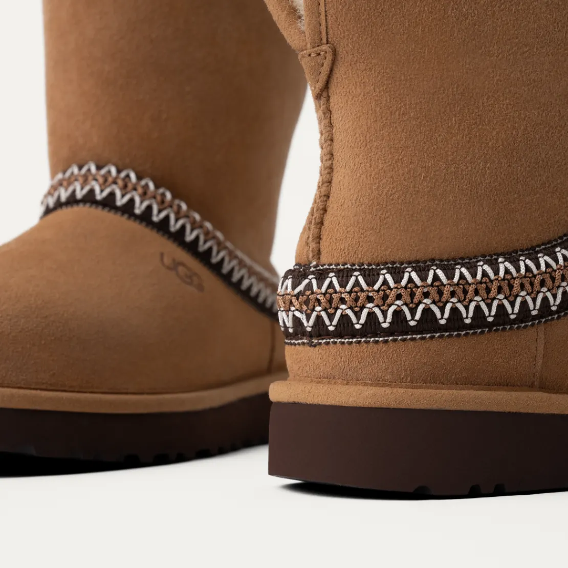 Bottes Classic>UGG Femme Botte Classic Short Crescent chestnut