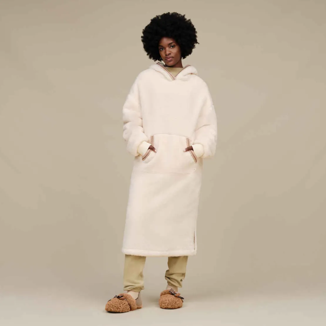 Pyjamas Et Peignoirs | Pulls Et Cardigans>UGG Unisexe Sweat à capuche oversize en fluff cream